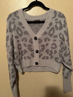 wild fable Light Gray Leopard Cropped V-Neck Cardigan